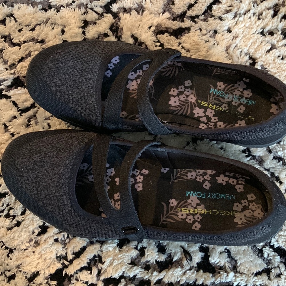 Sketchers shoes
